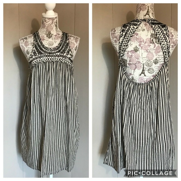 Ecote Dresses & Skirts - Ecoté White/Black Striped Sleeveless Dress Size M
